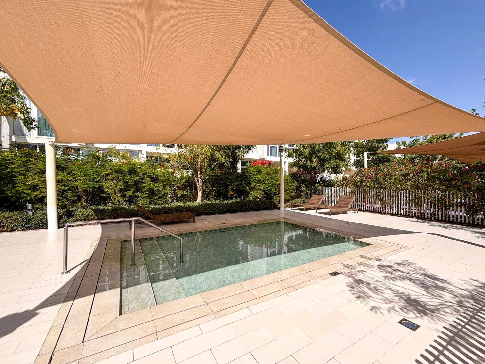 Frank Porter - Albizia Damac Hills 2 Villa