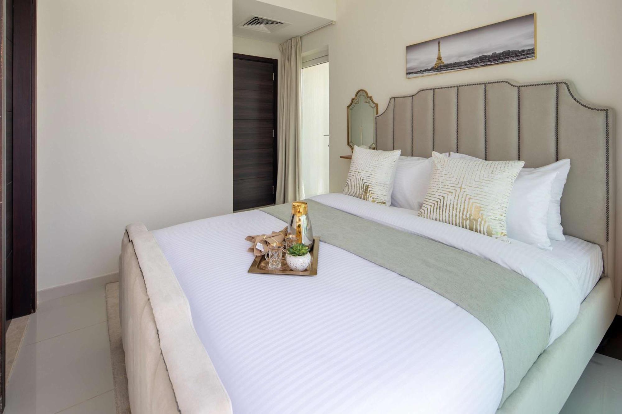 Frank Porter - Albizia Damac Hills 2 * Dubai