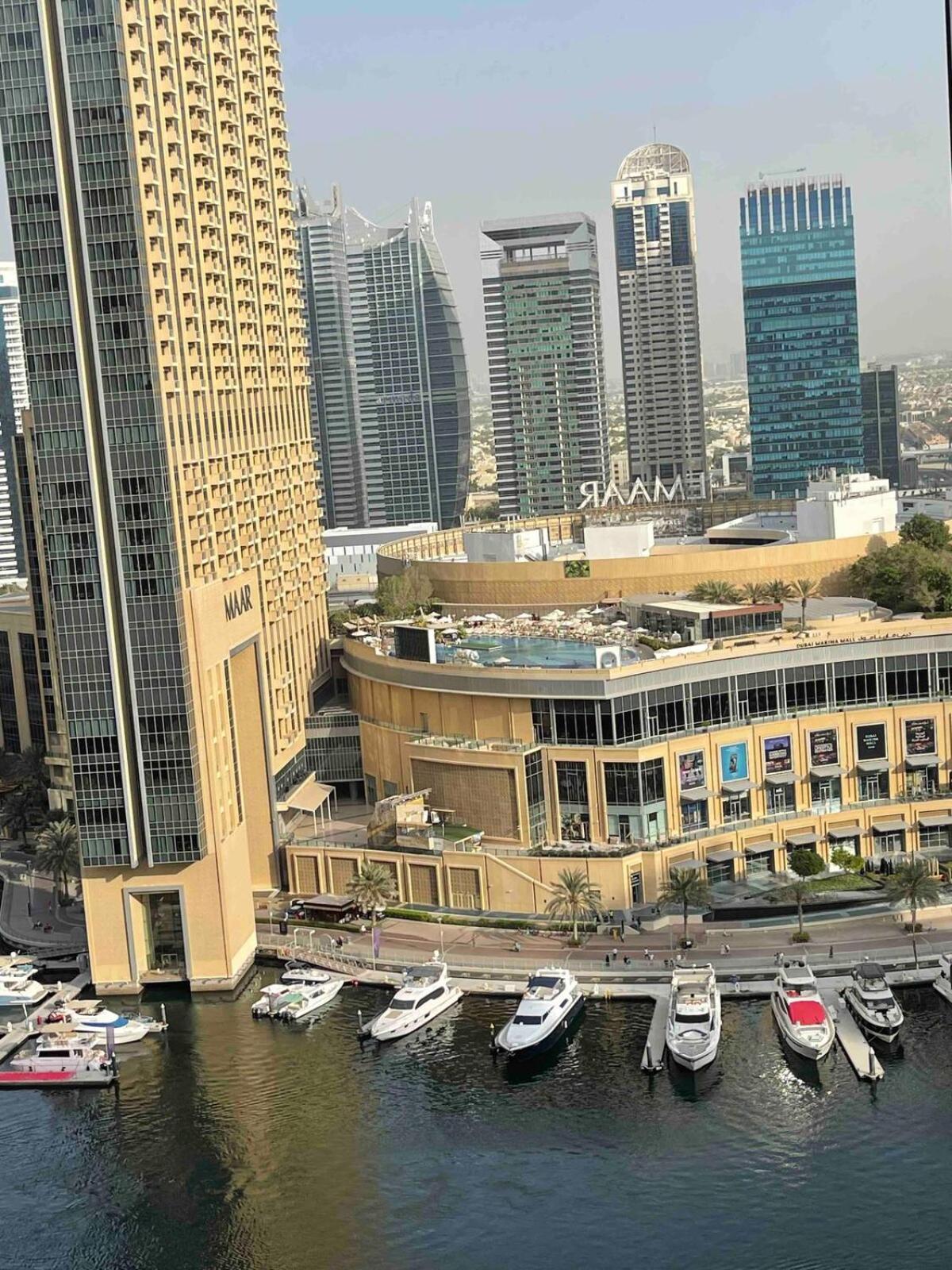 Modern One-bedroom In Heart Of Marina * Dubai