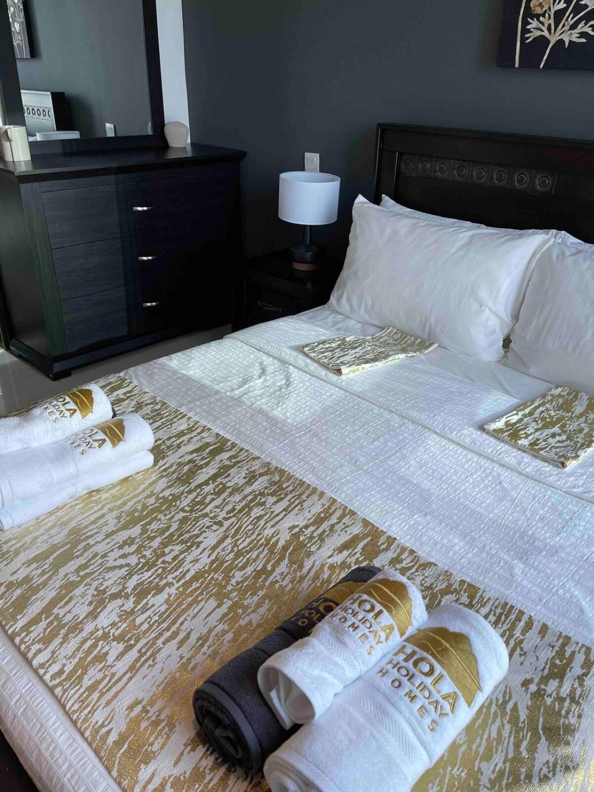 Modern One-bedroom In Heart Of Marina Apartment Dubai