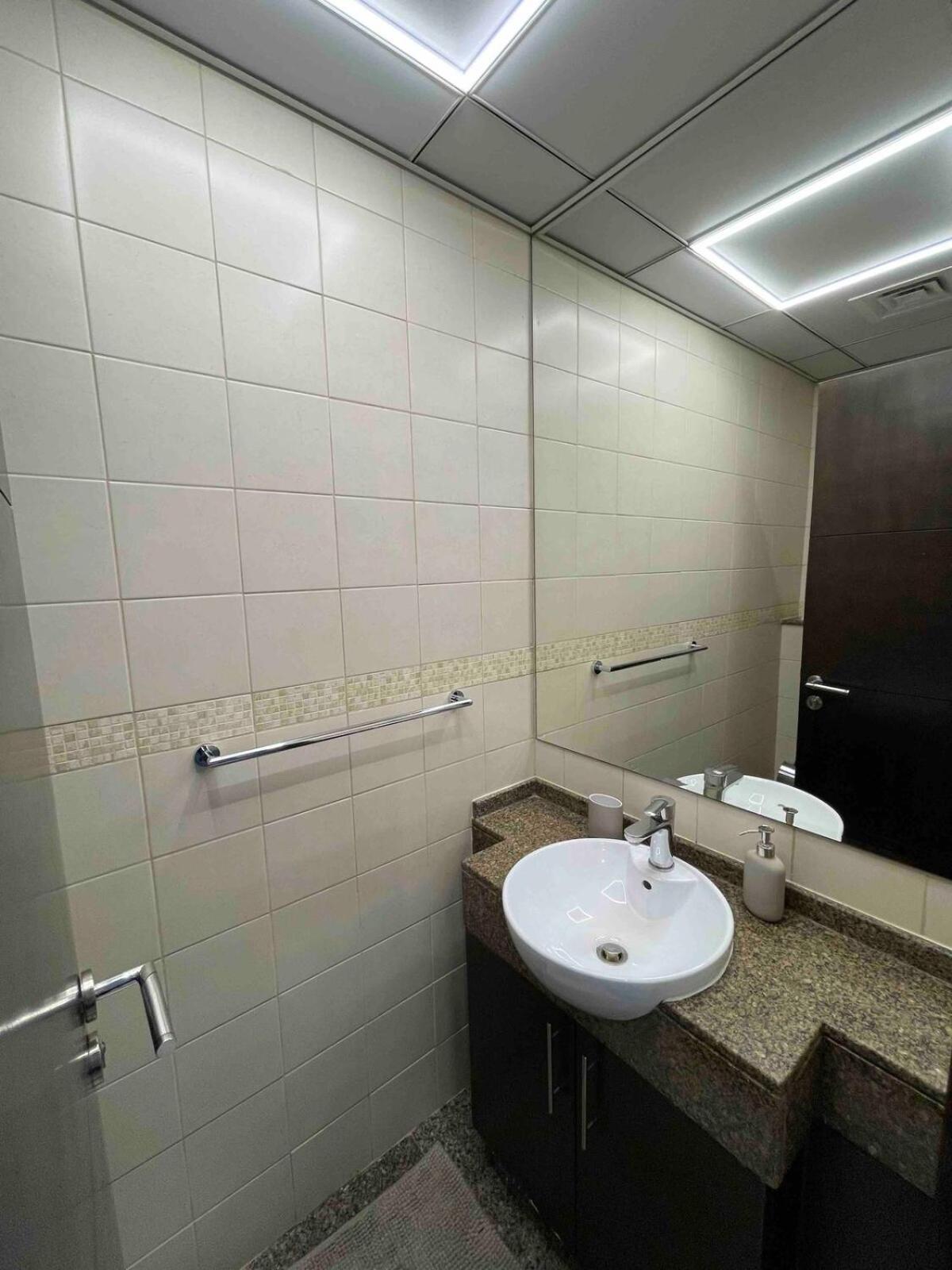 Apartment Modern One-bedroom In Heart Of Marina Dubai
