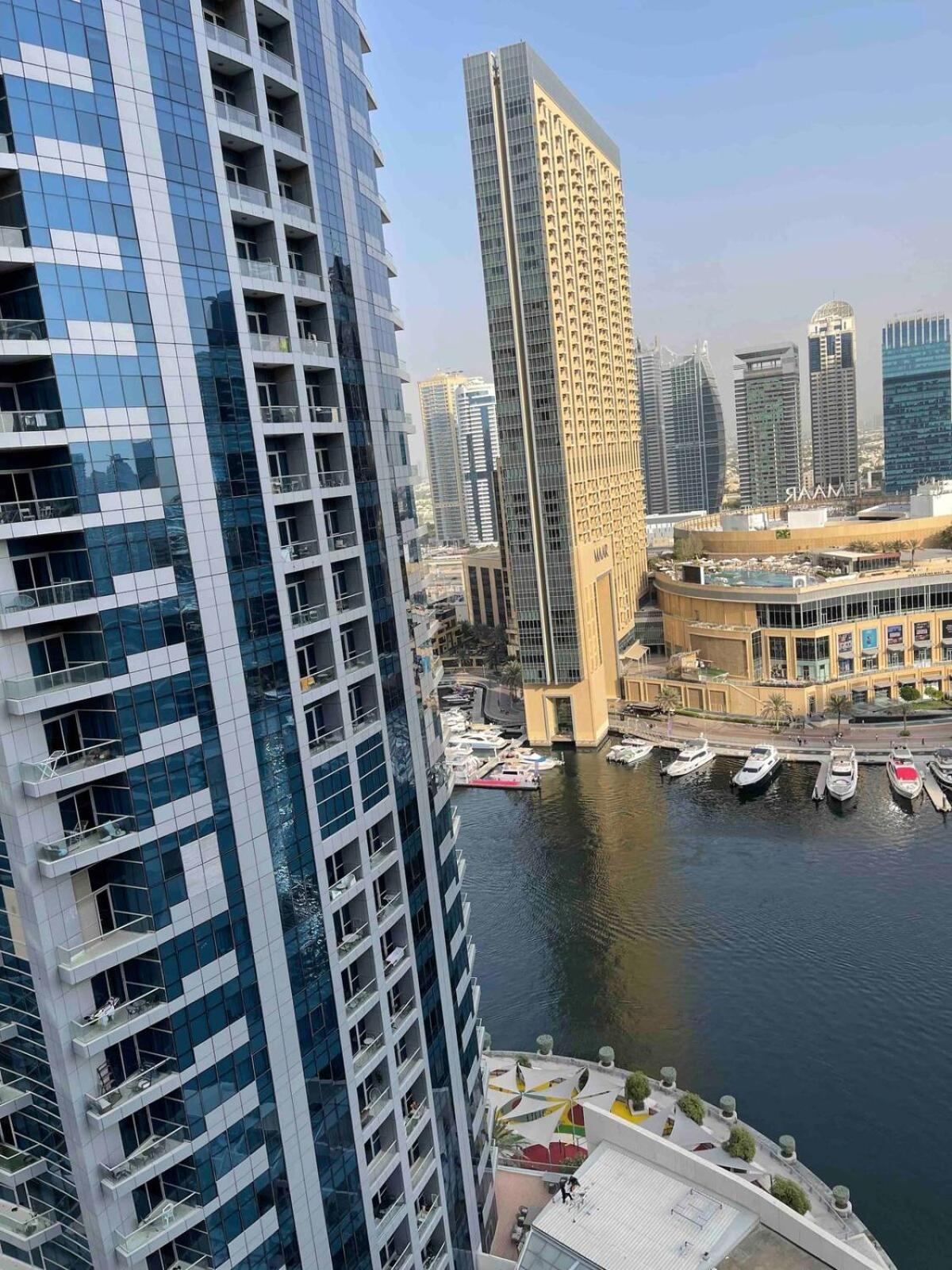 Modern One-bedroom In Heart Of Marina *