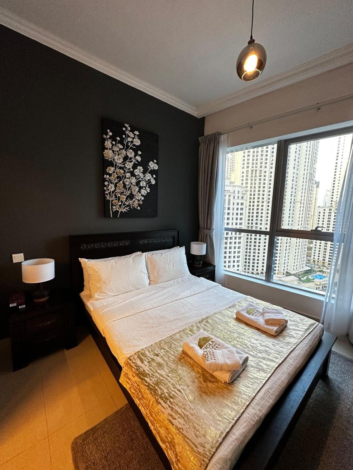 Modern One-bedroom In Heart Of Marina *