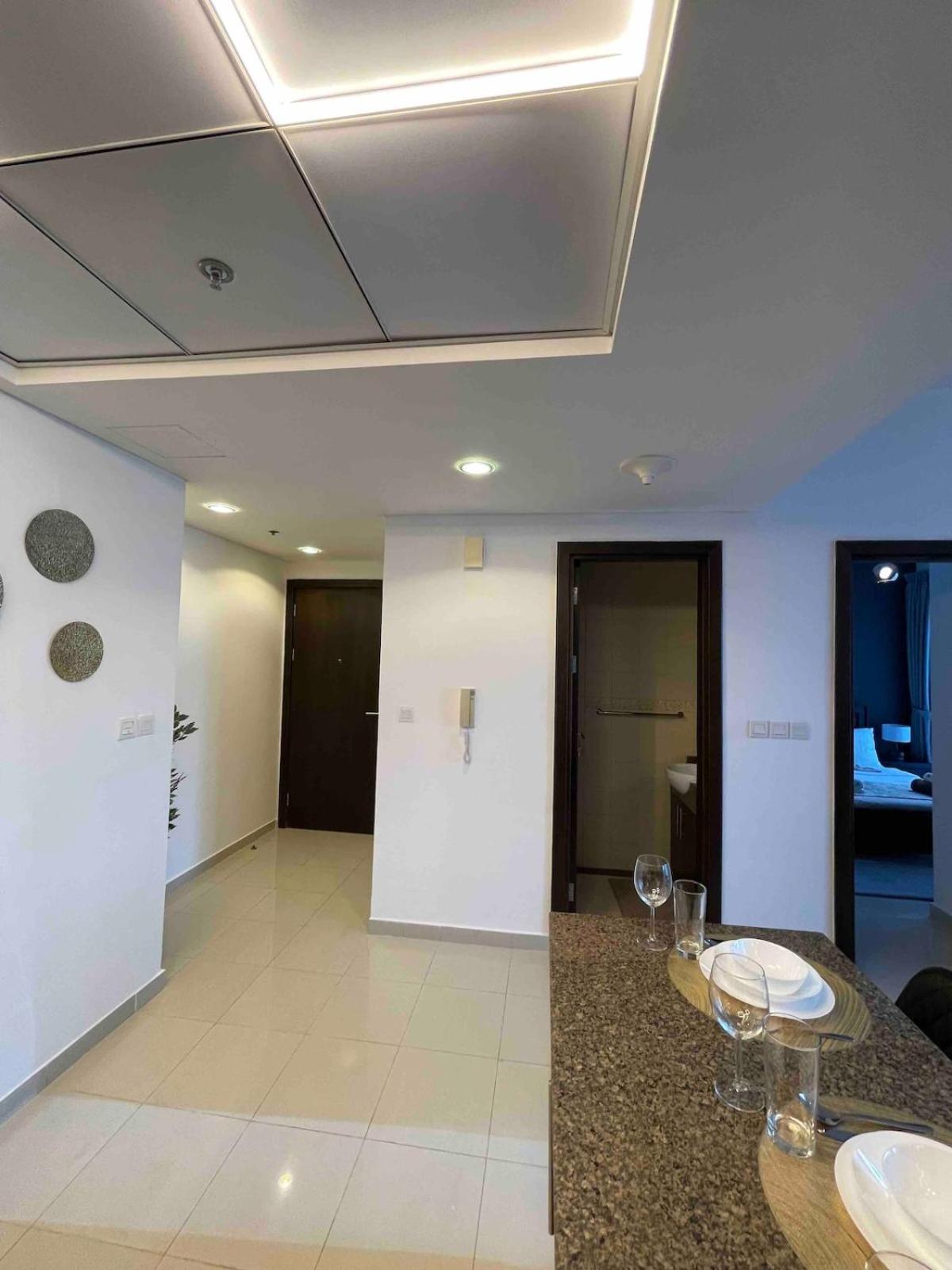 Modern One-bedroom In Heart Of Marina Dubai