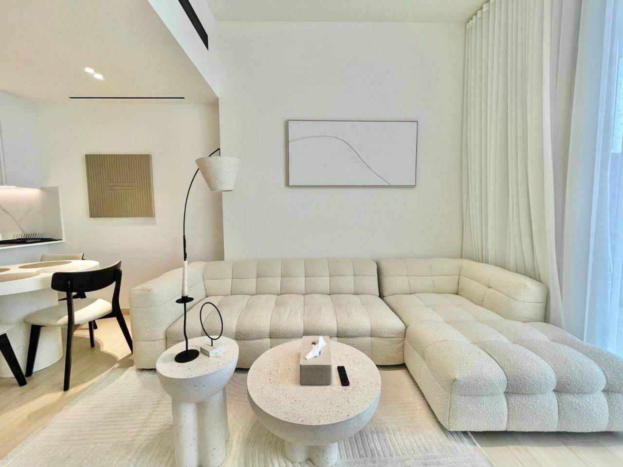 Calm, Modern & Stylish 1br In Jvc *