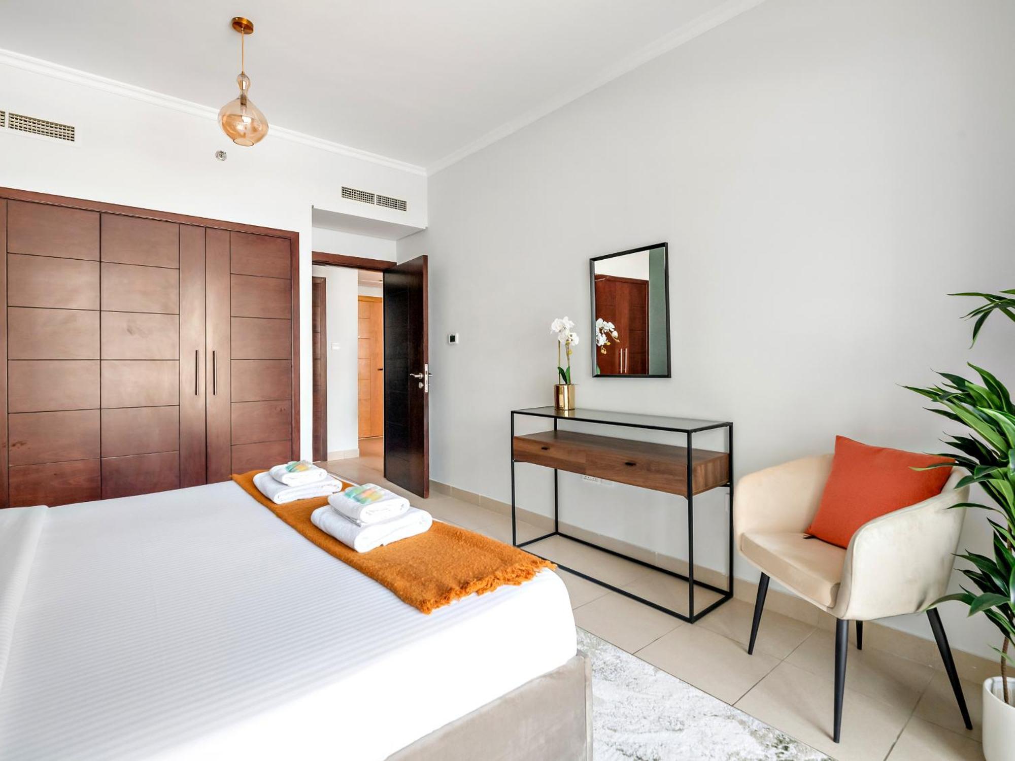 Cozy 1bdr Unit -burj Views, Downtown Apartment *