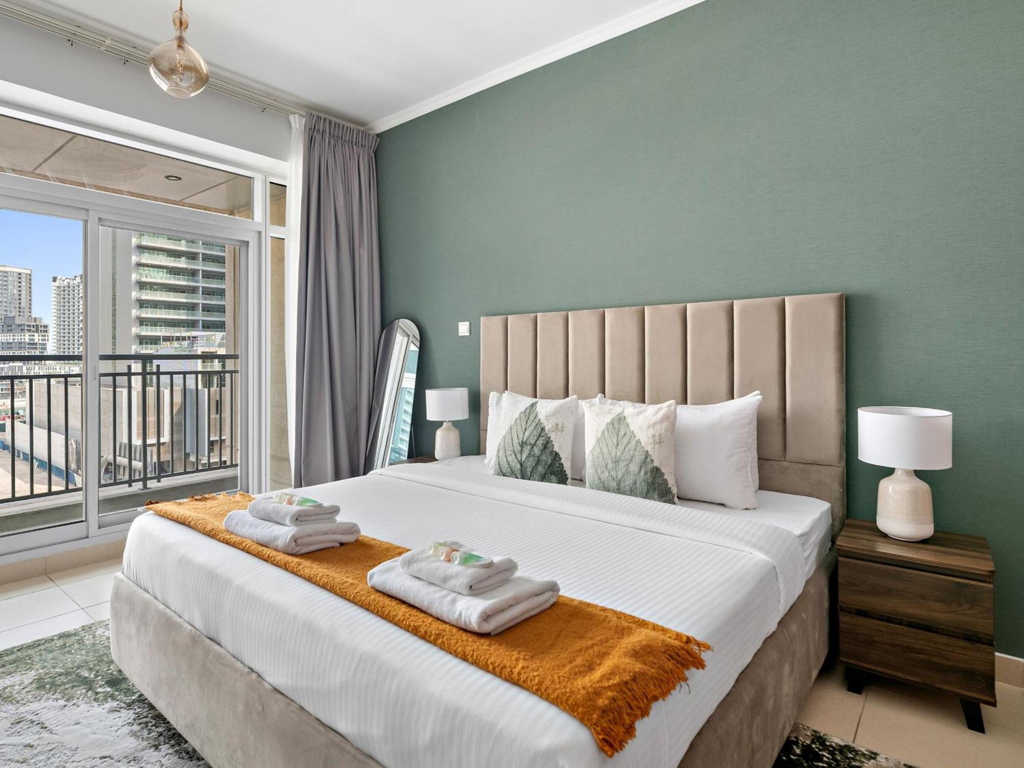 Cozy 1bdr Unit -burj Views, Downtown * Dubai