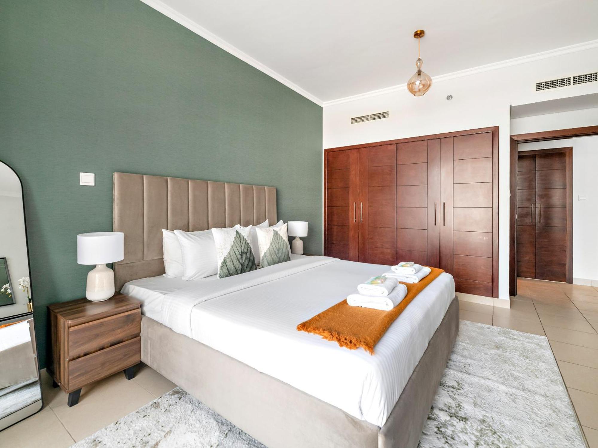 Cozy 1bdr Unit -burj Views, Downtown * Dubai