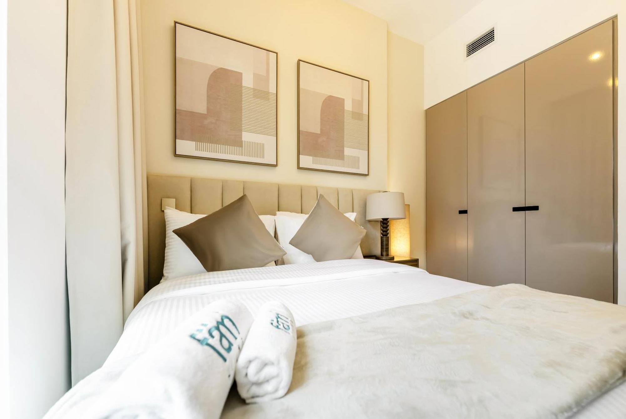 Apartment Fam Living - 3 Bedroom And Maids Retreat Overlooking Canal