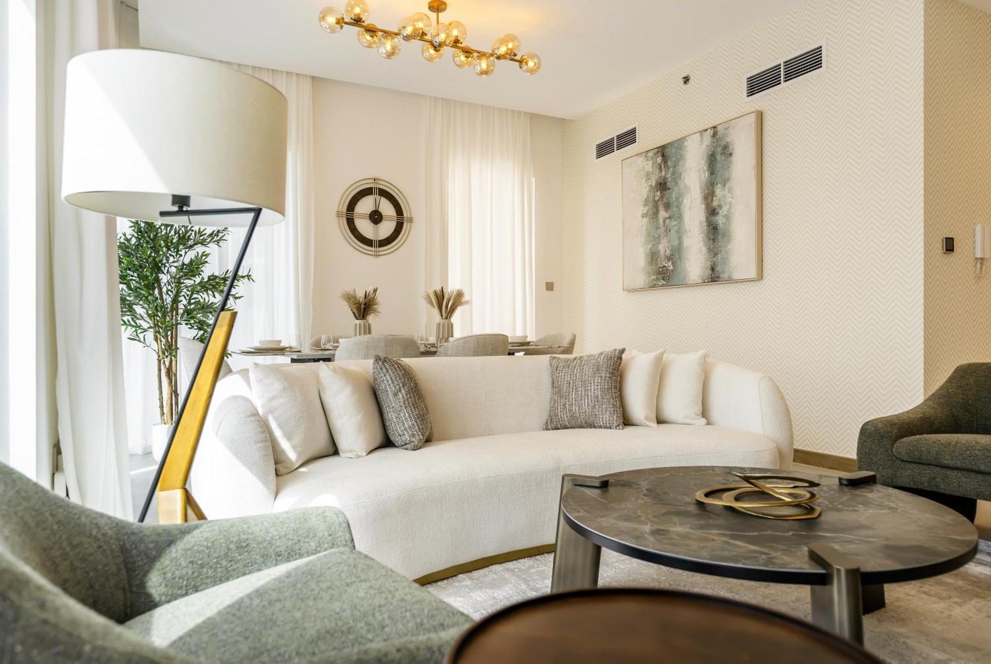 Fam Living - 3 Bedroom And Maids Retreat Overlooking Canal Dubai