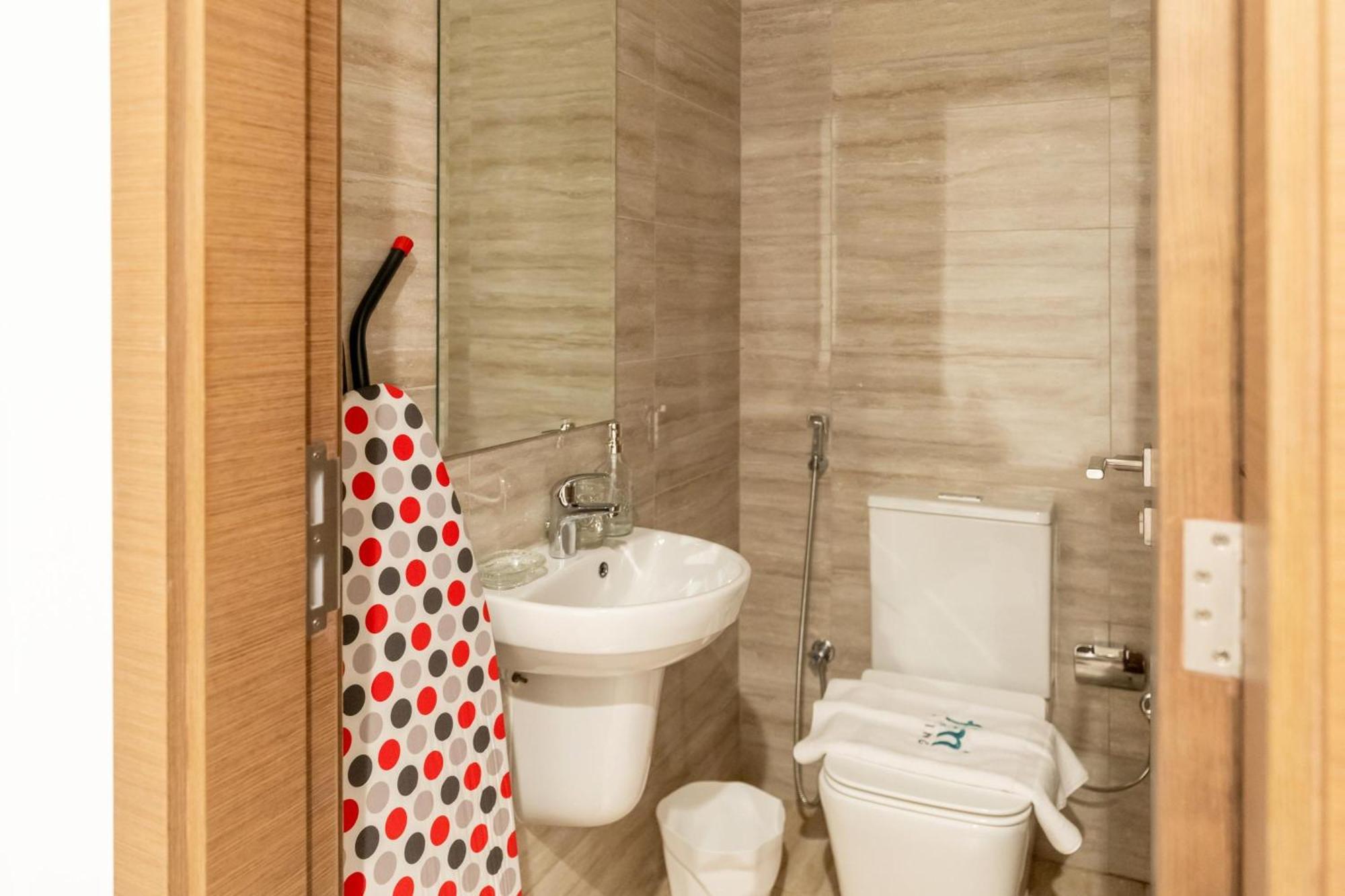 Fam Living - 3 Bedroom And Maids Retreat Overlooking Canal
