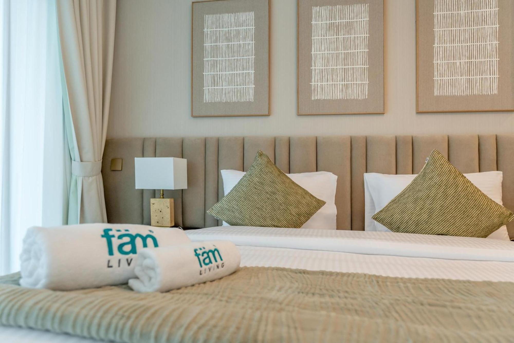 Fam Living - 3 Bedroom And Maids Retreat Overlooking Canal Apartment