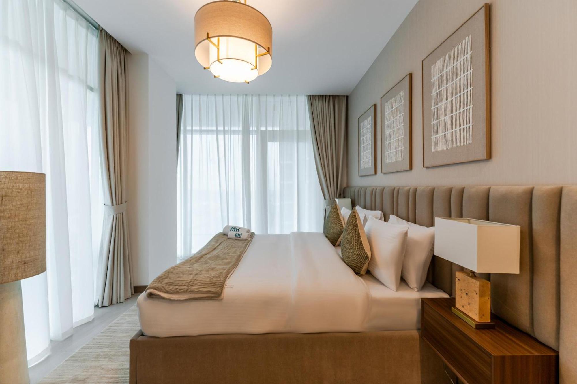 Fam Living - 3 Bedroom And Maids Retreat Overlooking Canal * Dubai
