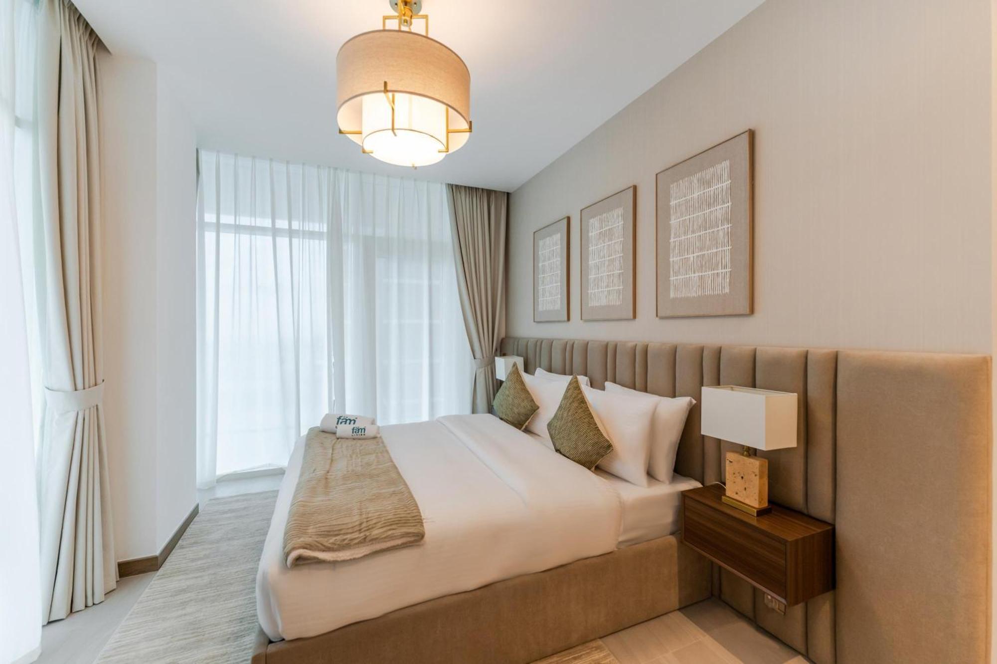 Fam Living - 3 Bedroom And Maids Retreat Overlooking Canal