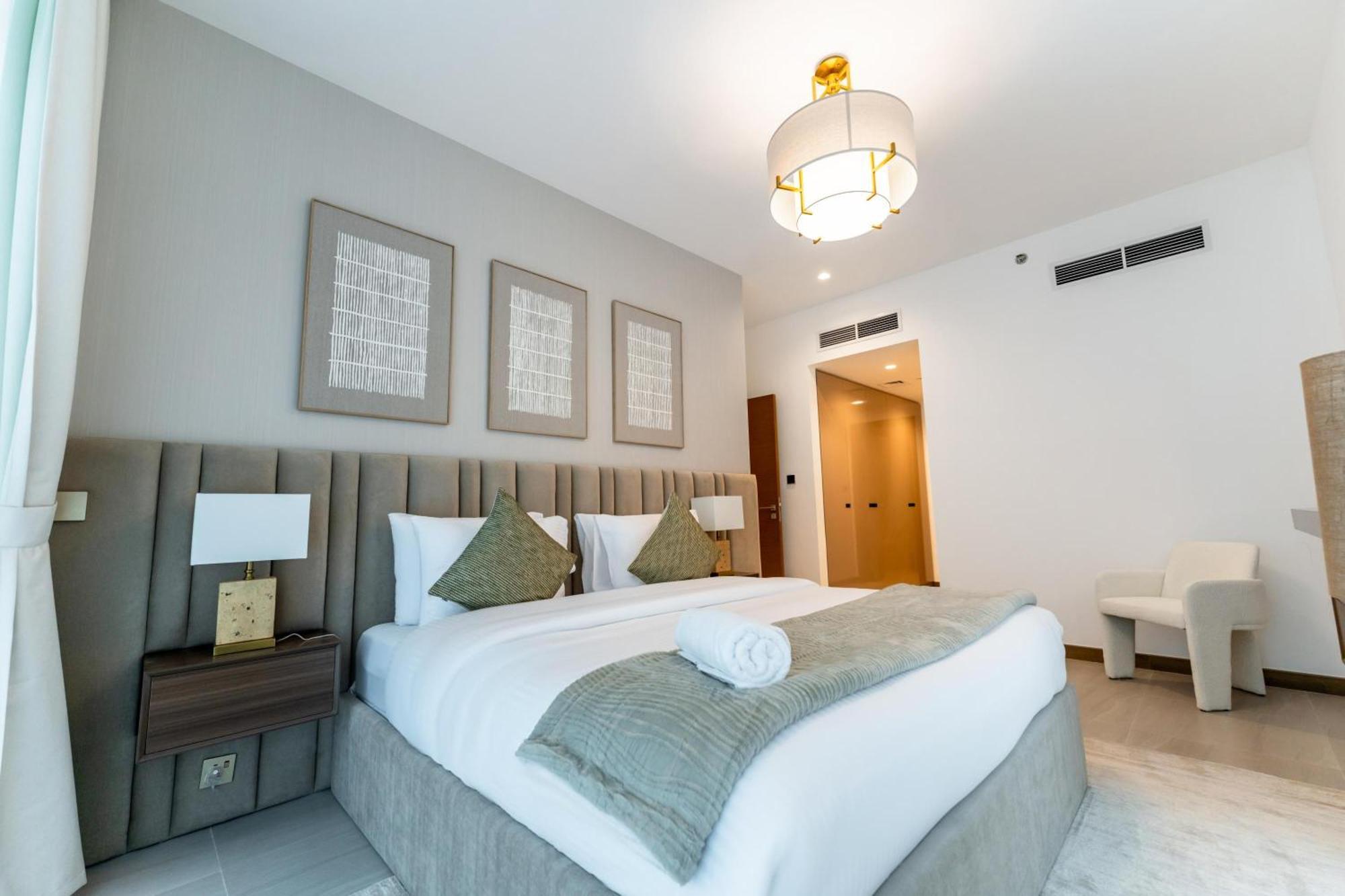 Apartment Fam Living - 3 Bedroom And Maids Retreat Overlooking Canal