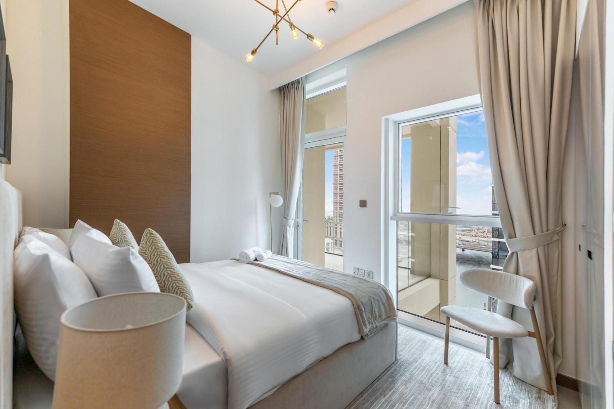 Fam Living - 3 Bedroom And Maids Retreat Overlooking Canal Apartment