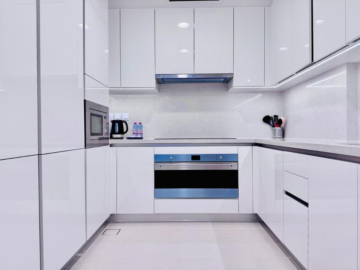 Canal Front - Luxury 2br In Al Wasl Apartment *