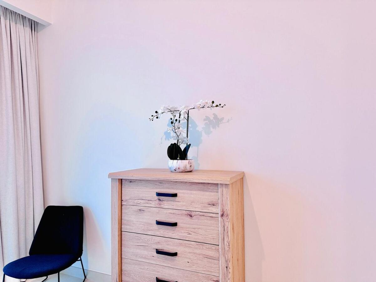 Canal Front - Luxury 2br In Al Wasl *
