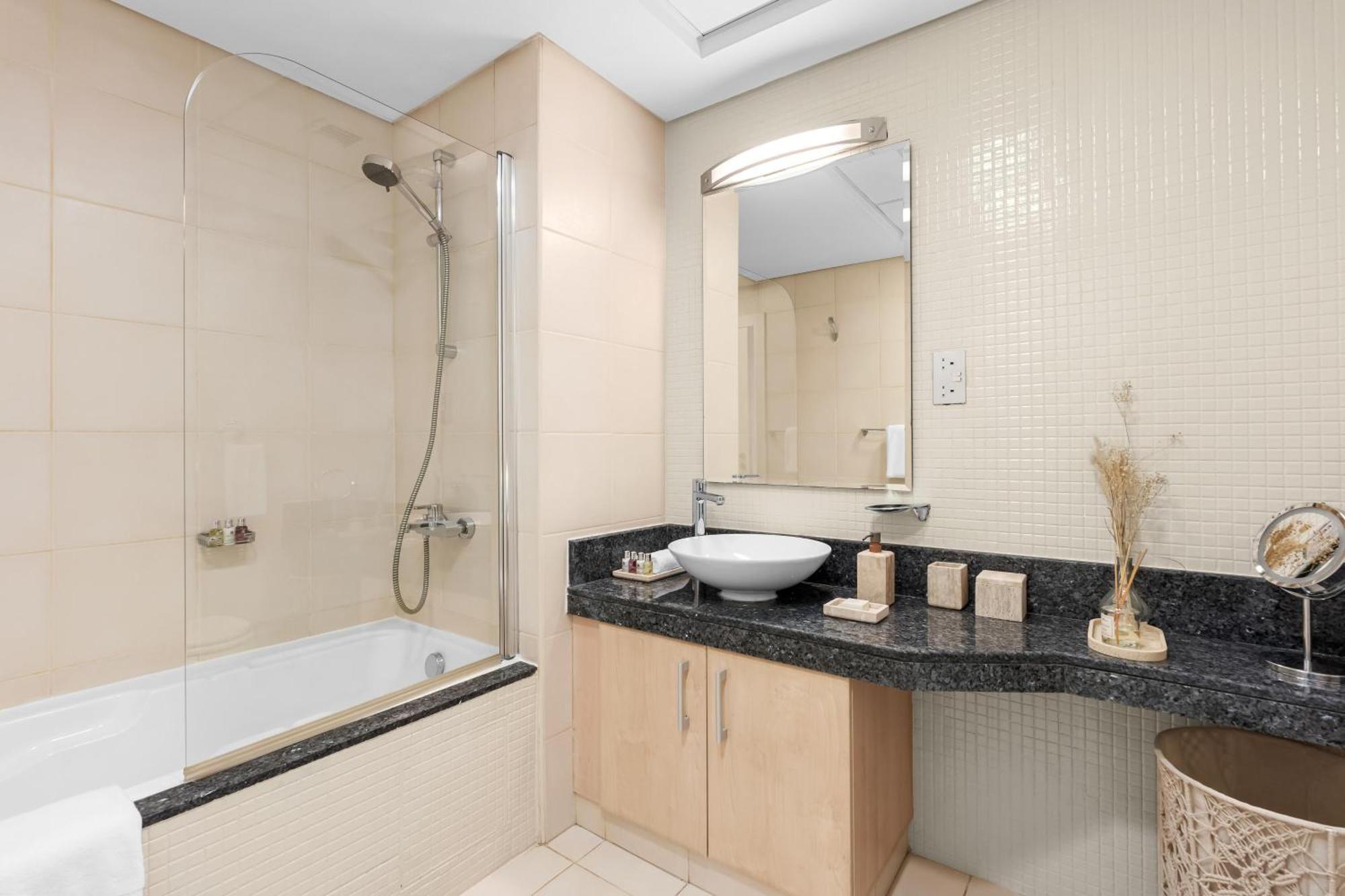 Private 2 Bedroom With Panoramic Sea View And Pool Palm Jumeirah Apartment *