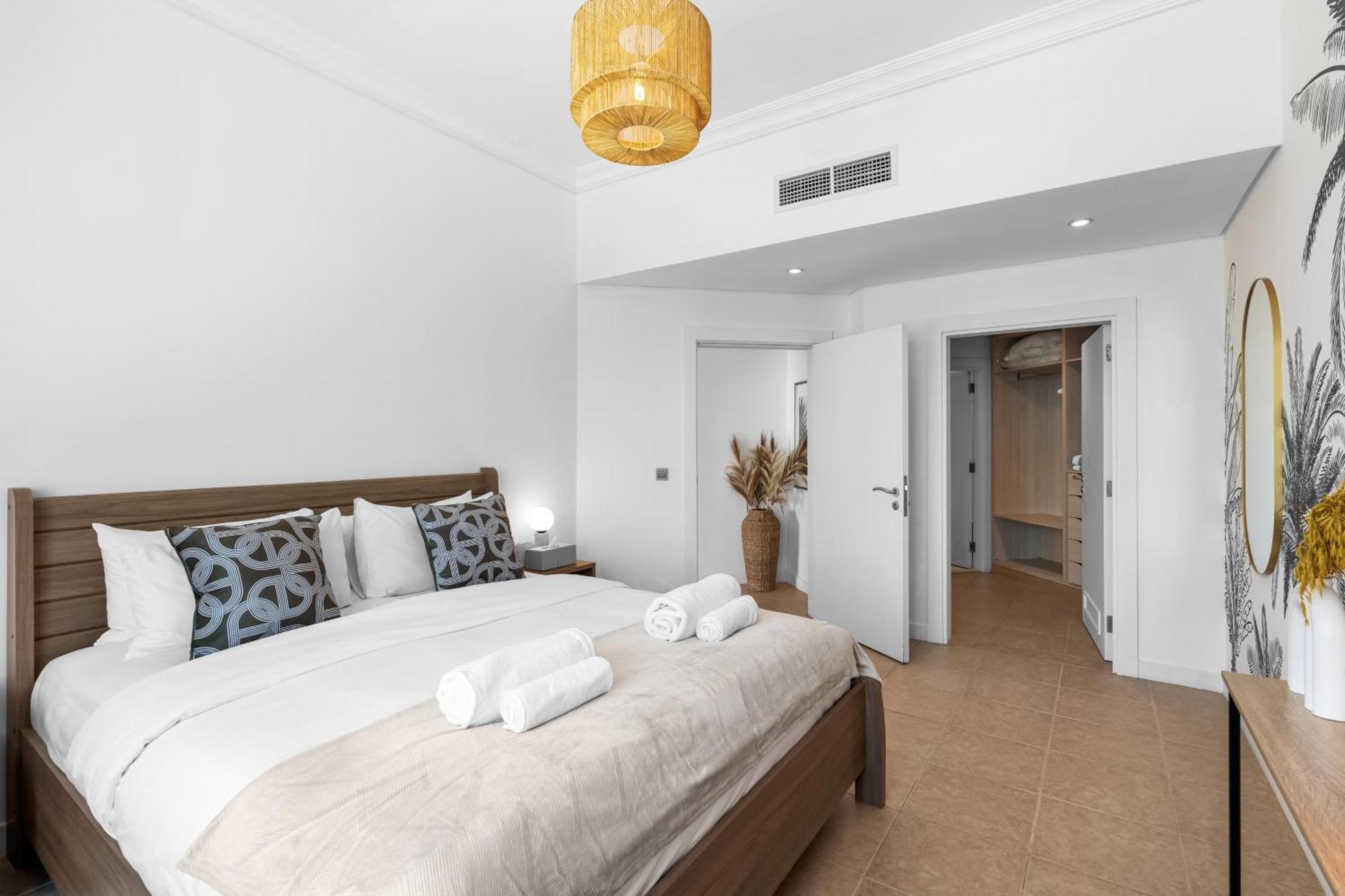 Private 2 Bedroom With Panoramic Sea View And Pool Palm Jumeirah *