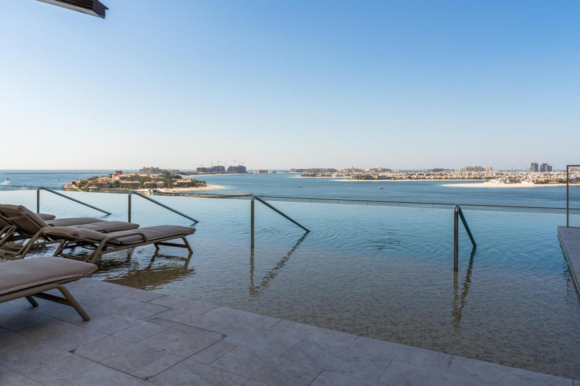 Sea-facing 1br At Beachfront 50 Off Eid Promo Apartment