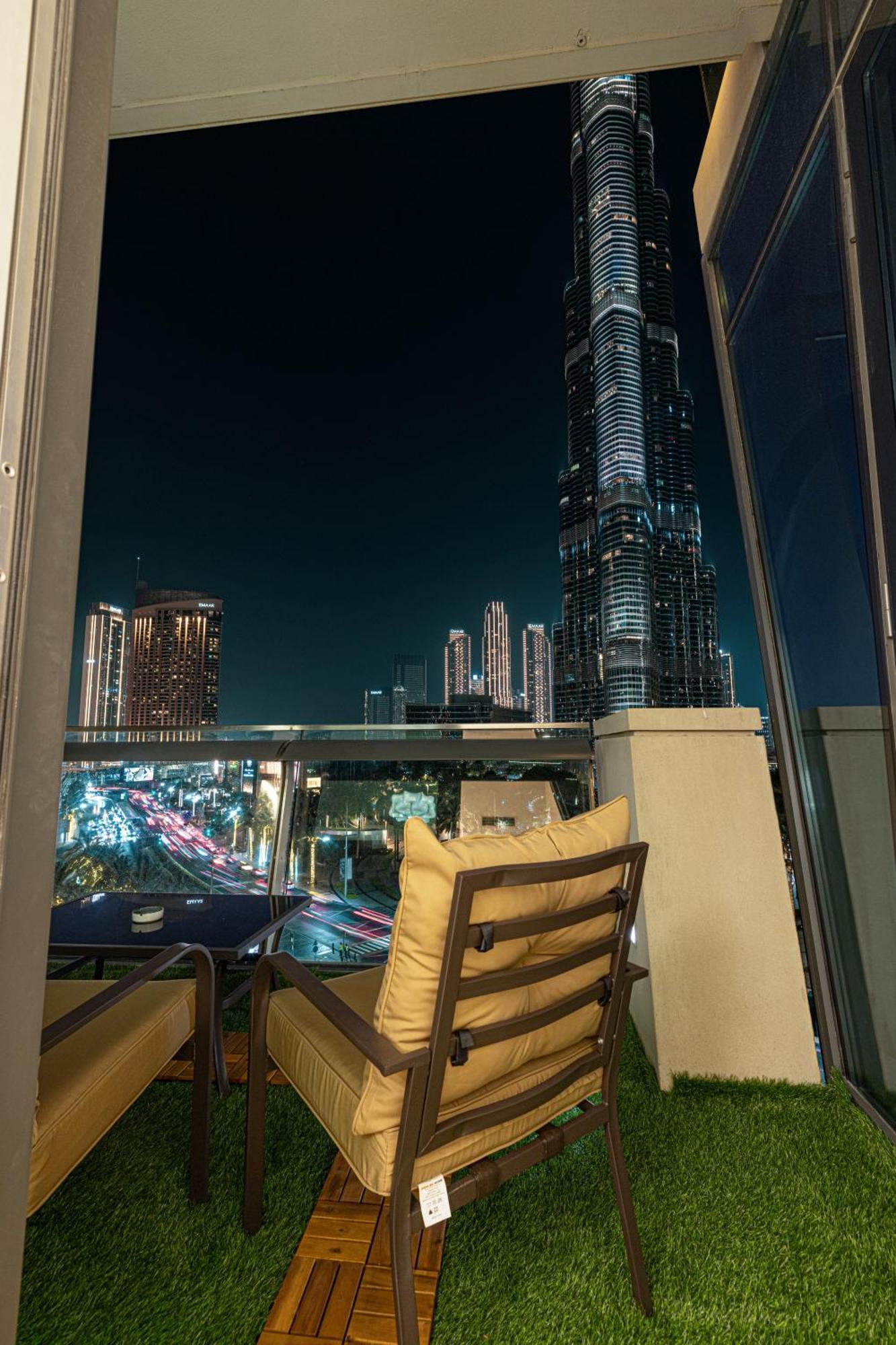 Luxurious 1br With Amazing Burj Khalifa View! Dubai