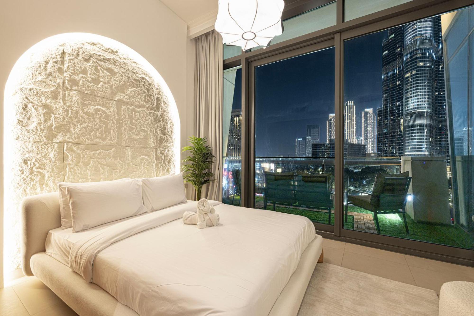Luxurious 1br With Amazing Burj Khalifa View! * Dubai