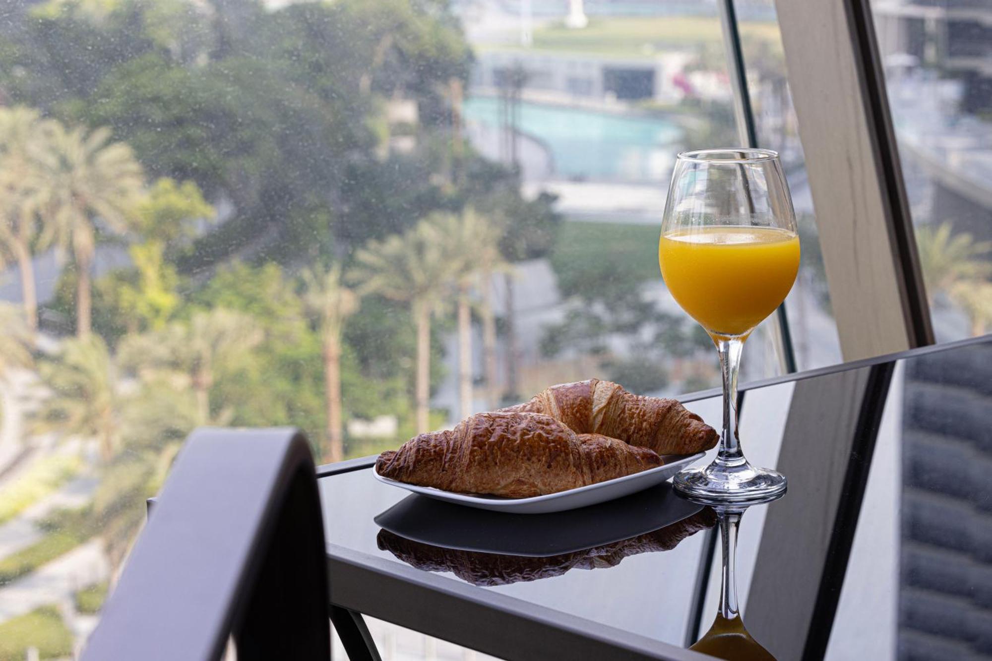 Luxurious 1br With Amazing Burj Khalifa View! Dubai
