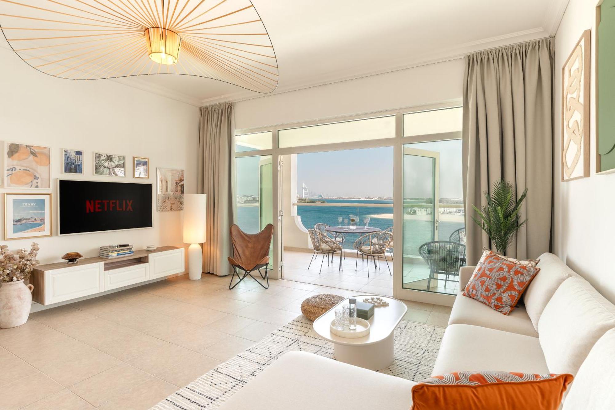 Private 2 Bedroom With Panoramic Sea View And Pool Palm Jumeirah Apartment Dubai