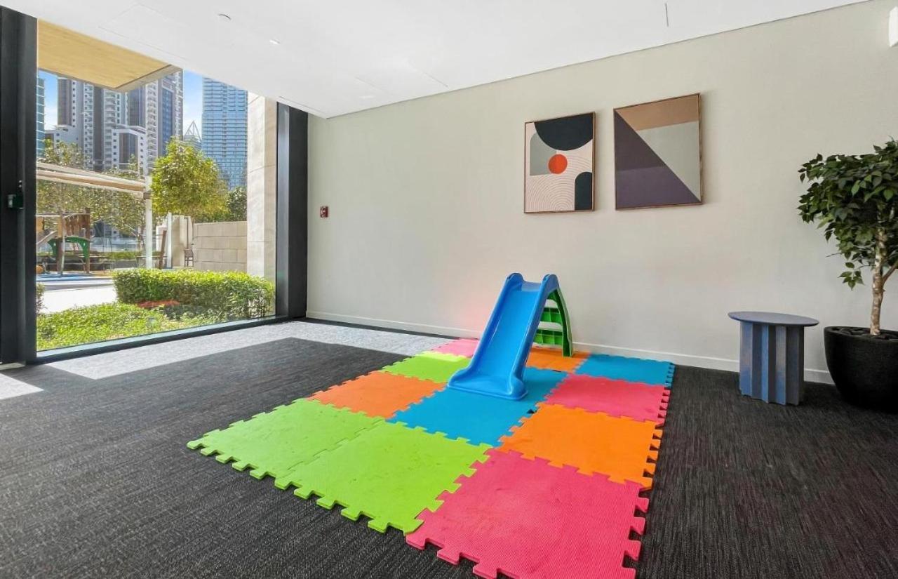 Spacious 2bhk Boulevard Heights Downtown Apartment *
