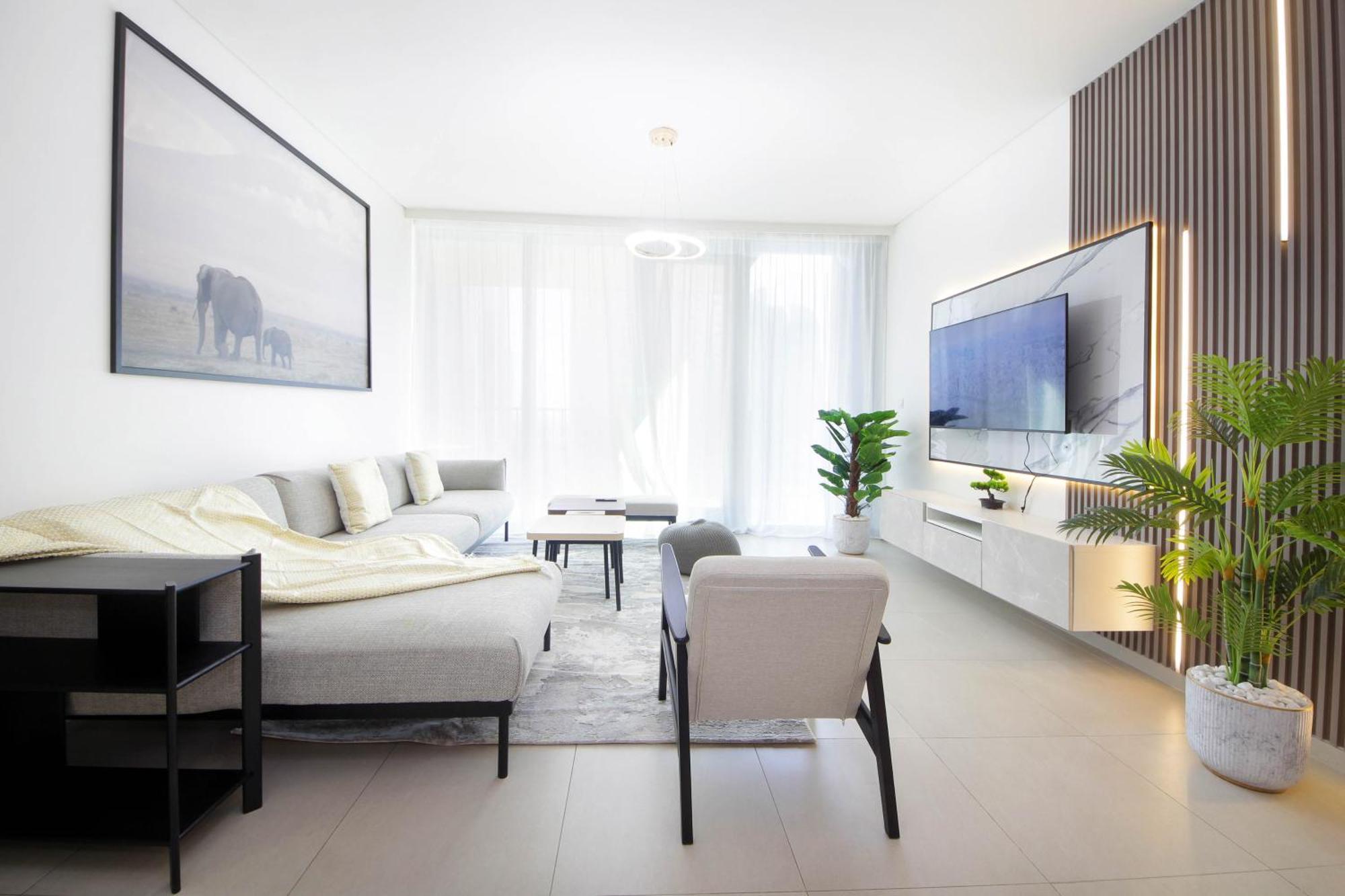 Spacious 2bhk Boulevard Heights Downtown
