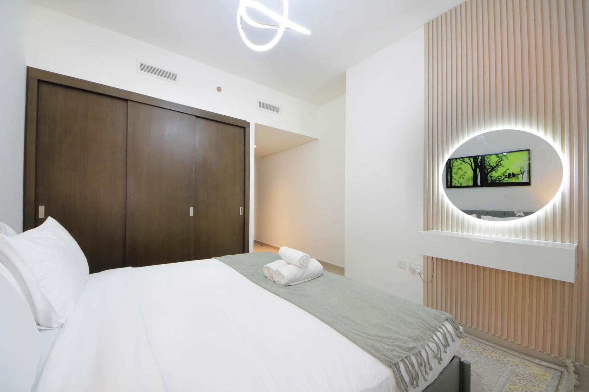 Apartment Spacious 2bhk Boulevard Heights Downtown Dubai