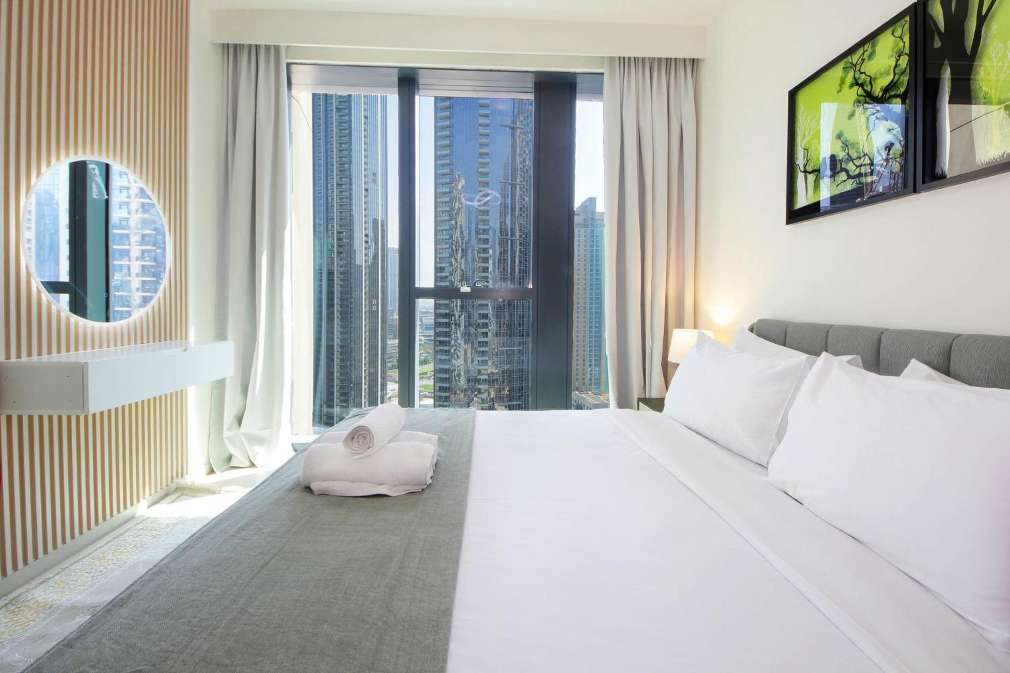 Spacious 2bhk Boulevard Heights Downtown * Dubai