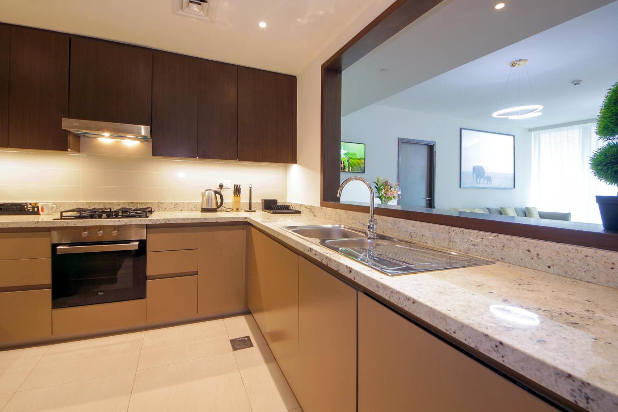 Spacious 2bhk Boulevard Heights Downtown Apartment