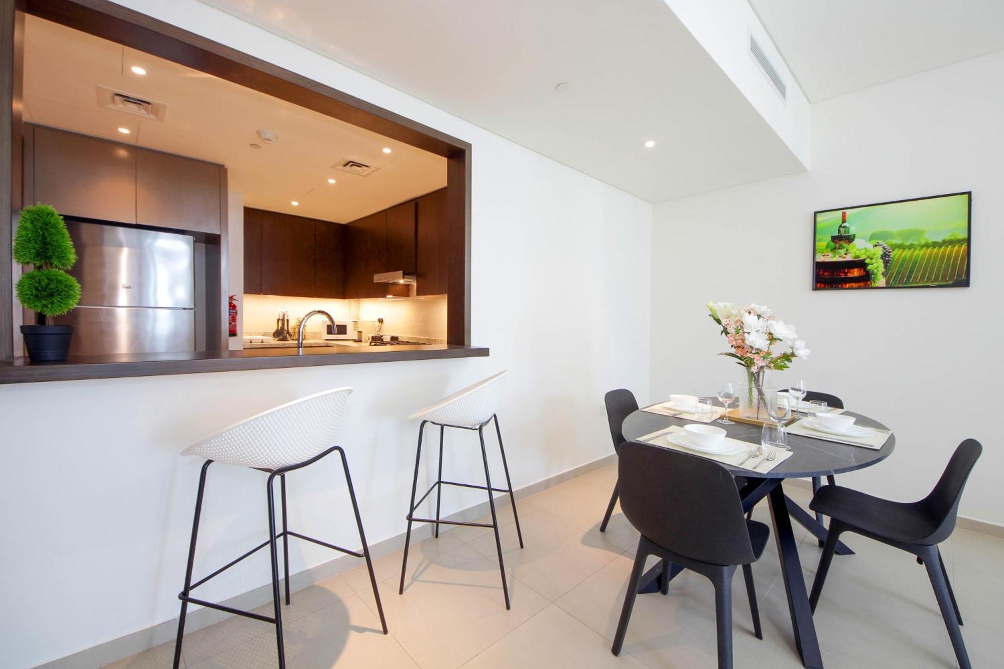 Spacious 2bhk Boulevard Heights Downtown Apartment