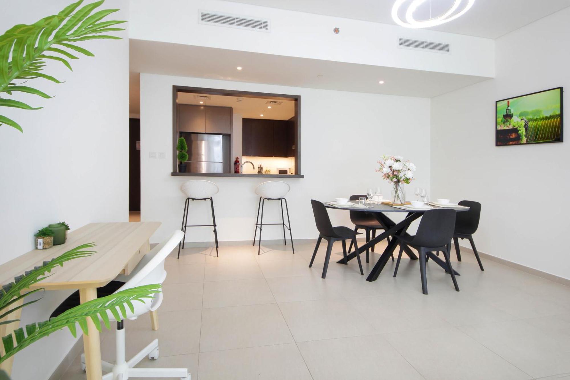 Apartment Spacious 2bhk Boulevard Heights Downtown *