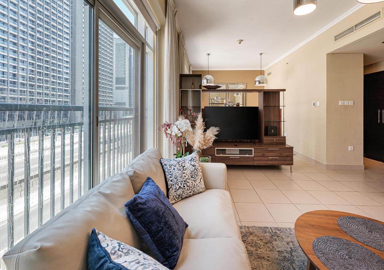 Luxurious In Downtown Apartment