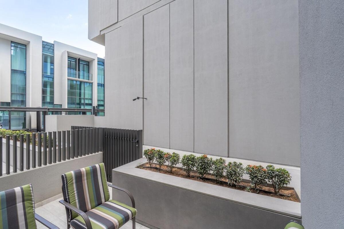 Apartment Modern By Czechin Jvc Prime Location *