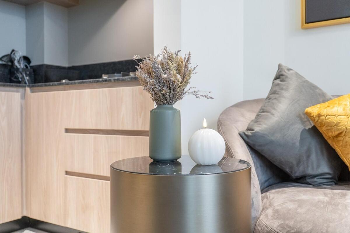 Modern By Czechin Jvc Prime Location Apartment Dubai