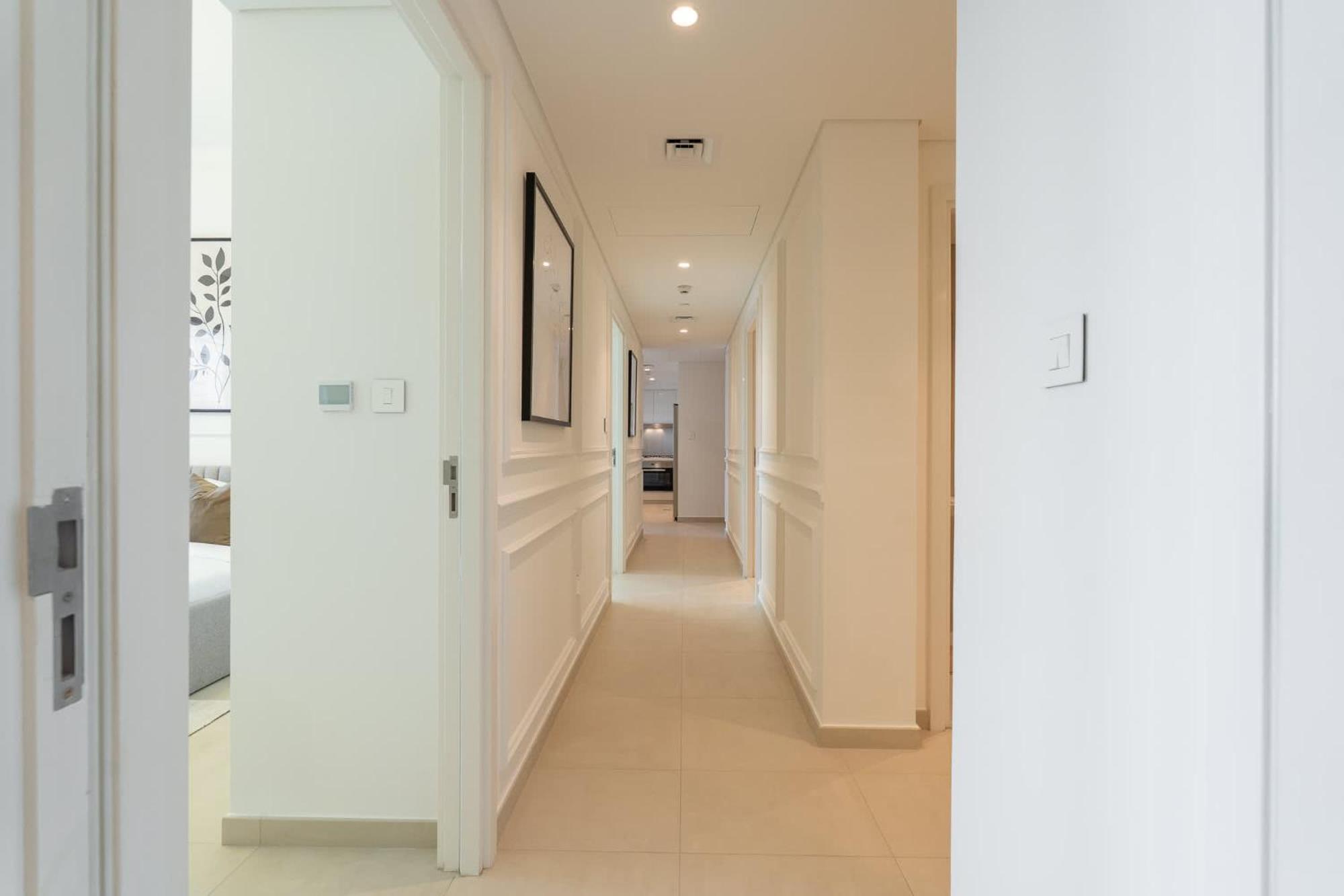 4 Bedroom In Downtown With Full Burj Khalifa Views *