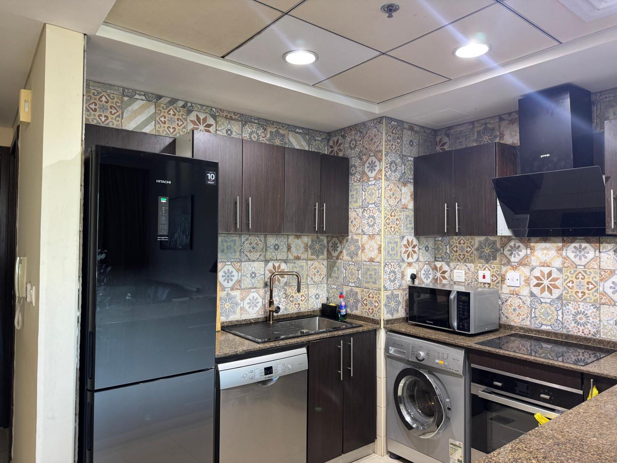 Intercontinental Marina Full Marina View With Balcony, Marina Mall, Large 1 Bedroom Apartment, Kitchen, 2 Toilets, 1 Parking, Swimming Pool And Gym Free Access, Paid Breakfast