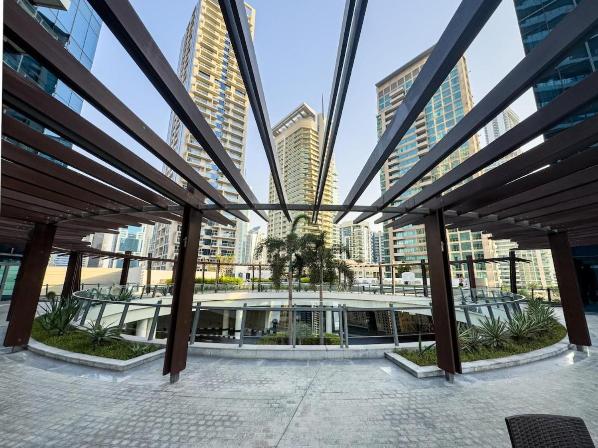 Nomad Retreats- Silverene Tower Marina View Apartment Dubai