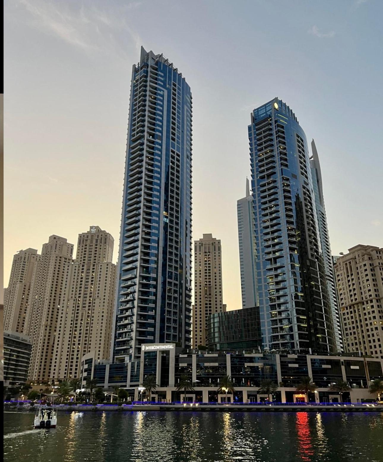 Apartment Intercontinental Marina Full Marina View With Balcony, Marina Mall, Large 1 Bedroom Apartment, Kitchen, 2 Toilets, 1 Parking, Swimming Pool And Gym Free Access, Paid Breakfast *