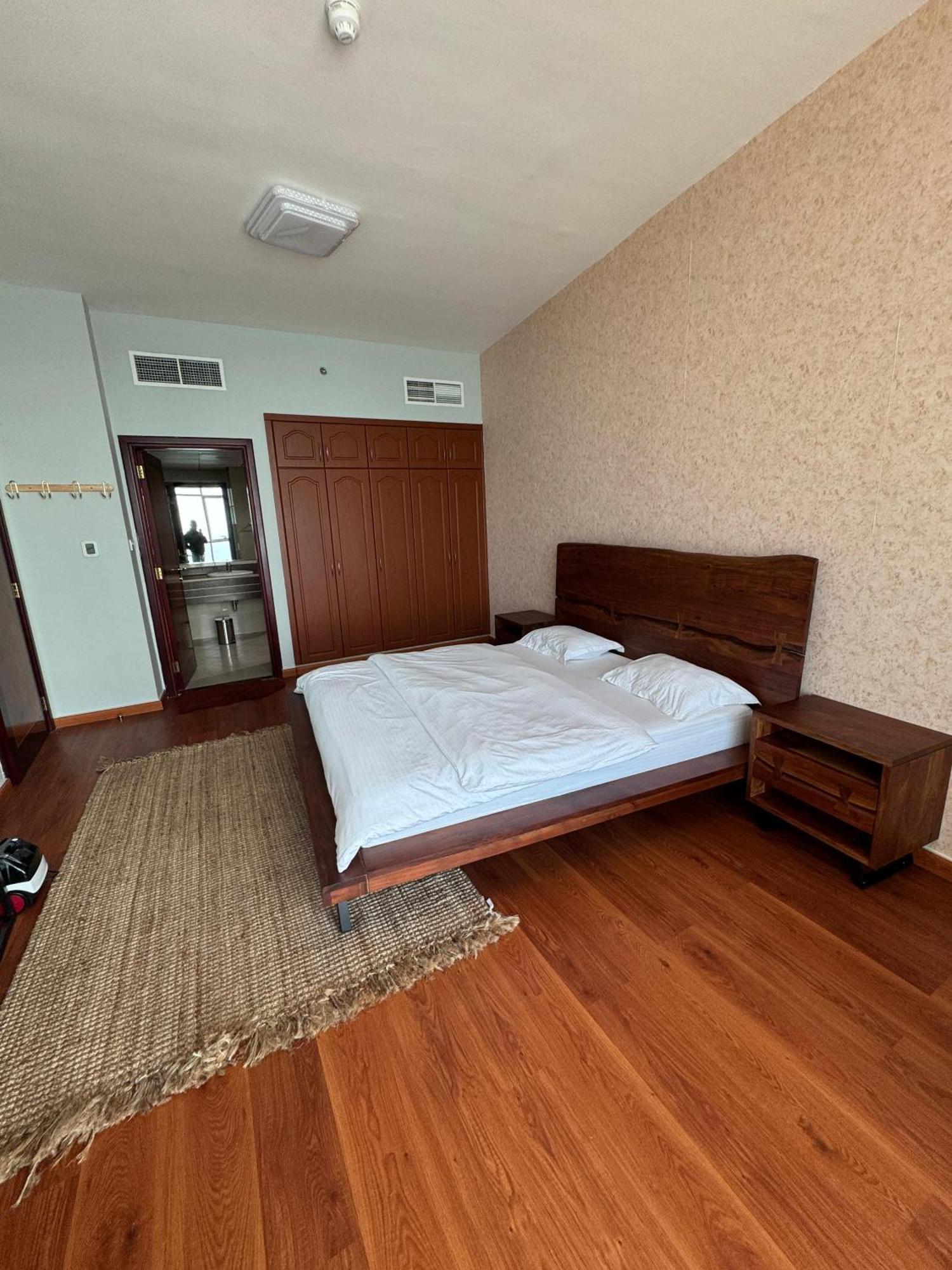 Apartment And Haven At Ajman Corniche!