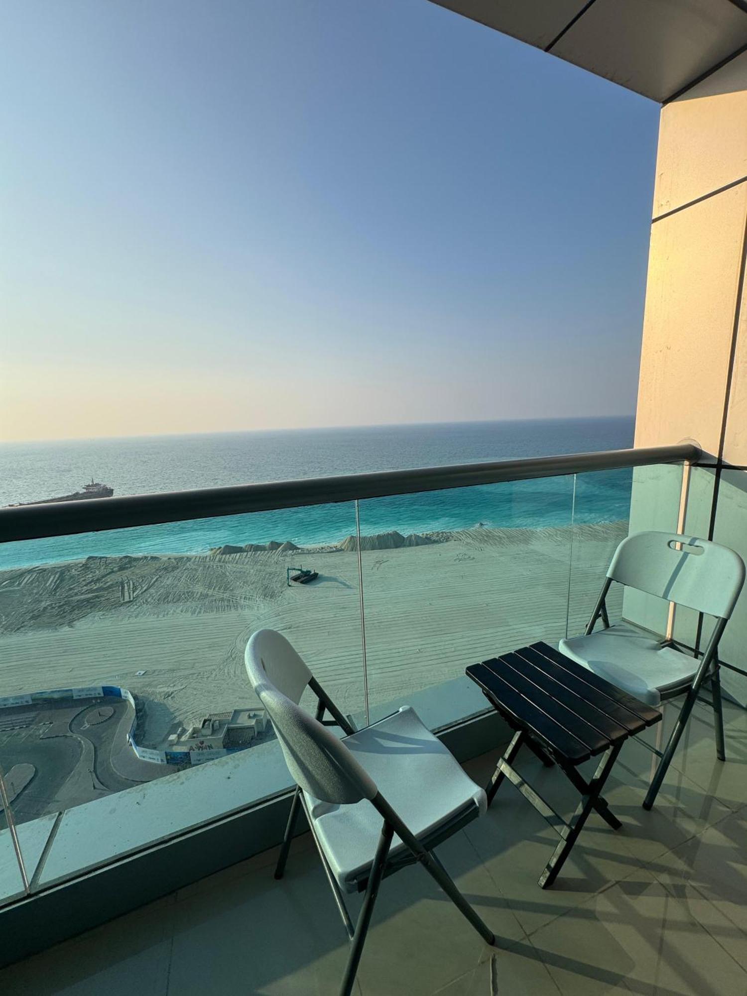 Apartment And Haven At Ajman Corniche!