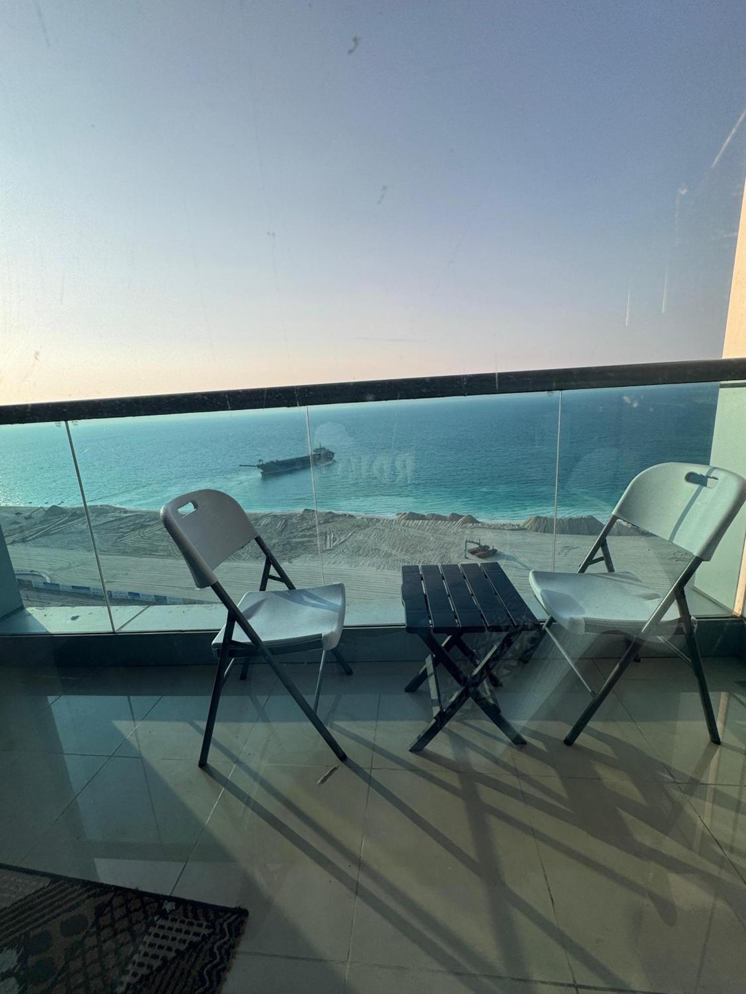 Apartment And Haven At Ajman Corniche!