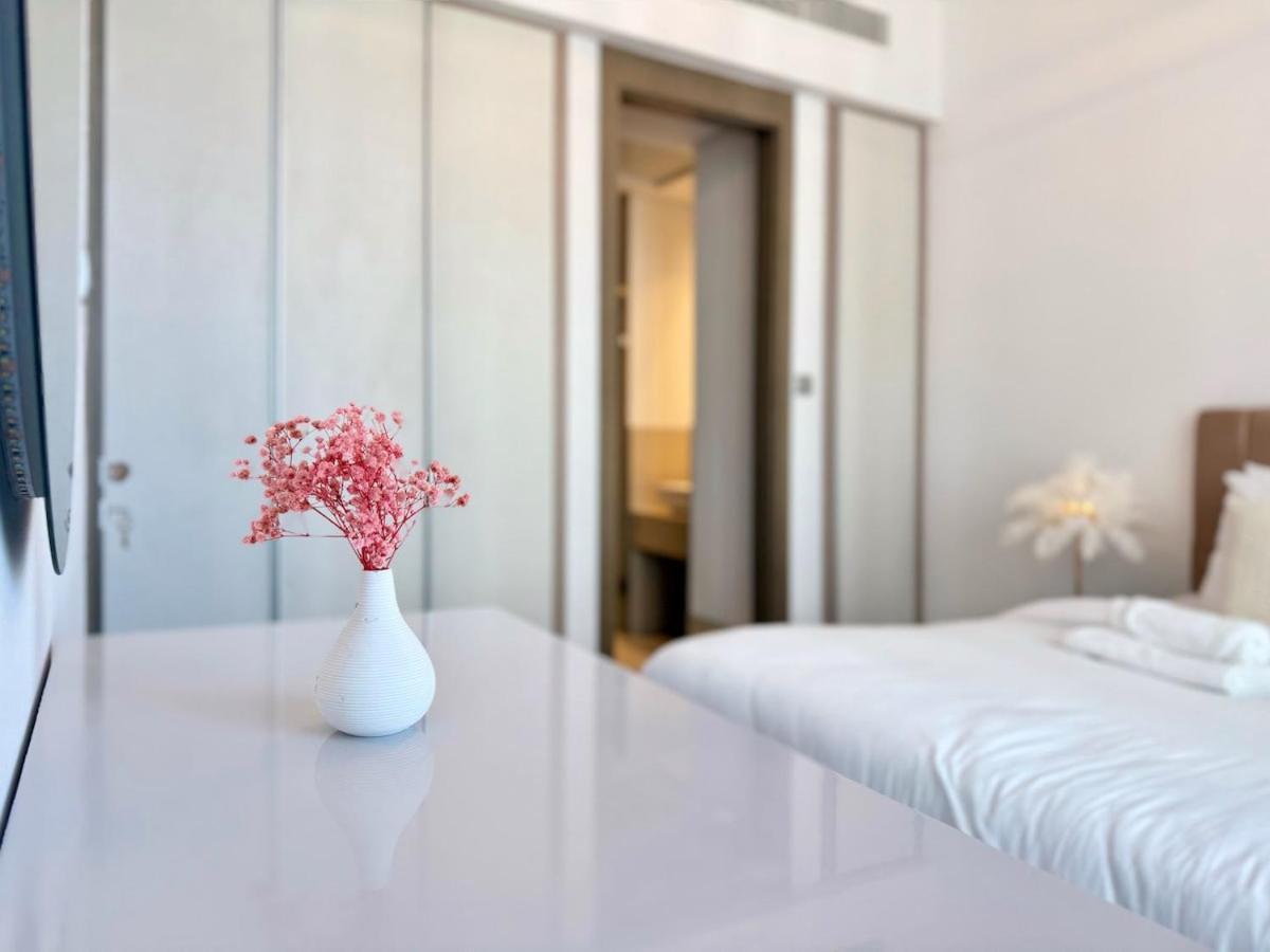 Brand New - Fully Furnished Premium 1br In Jvc Apartment