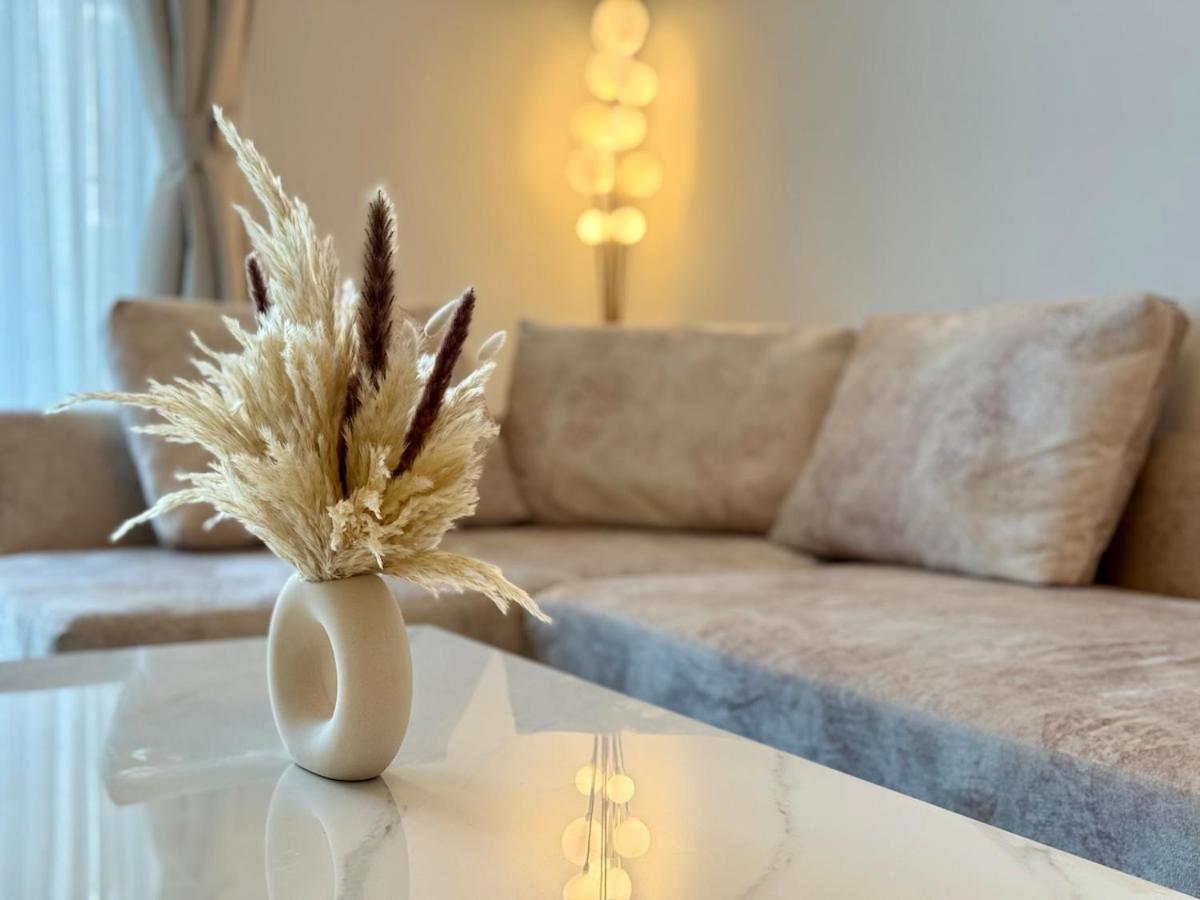 Brand New - Fully Furnished Premium 1br In Jvc Apartment *