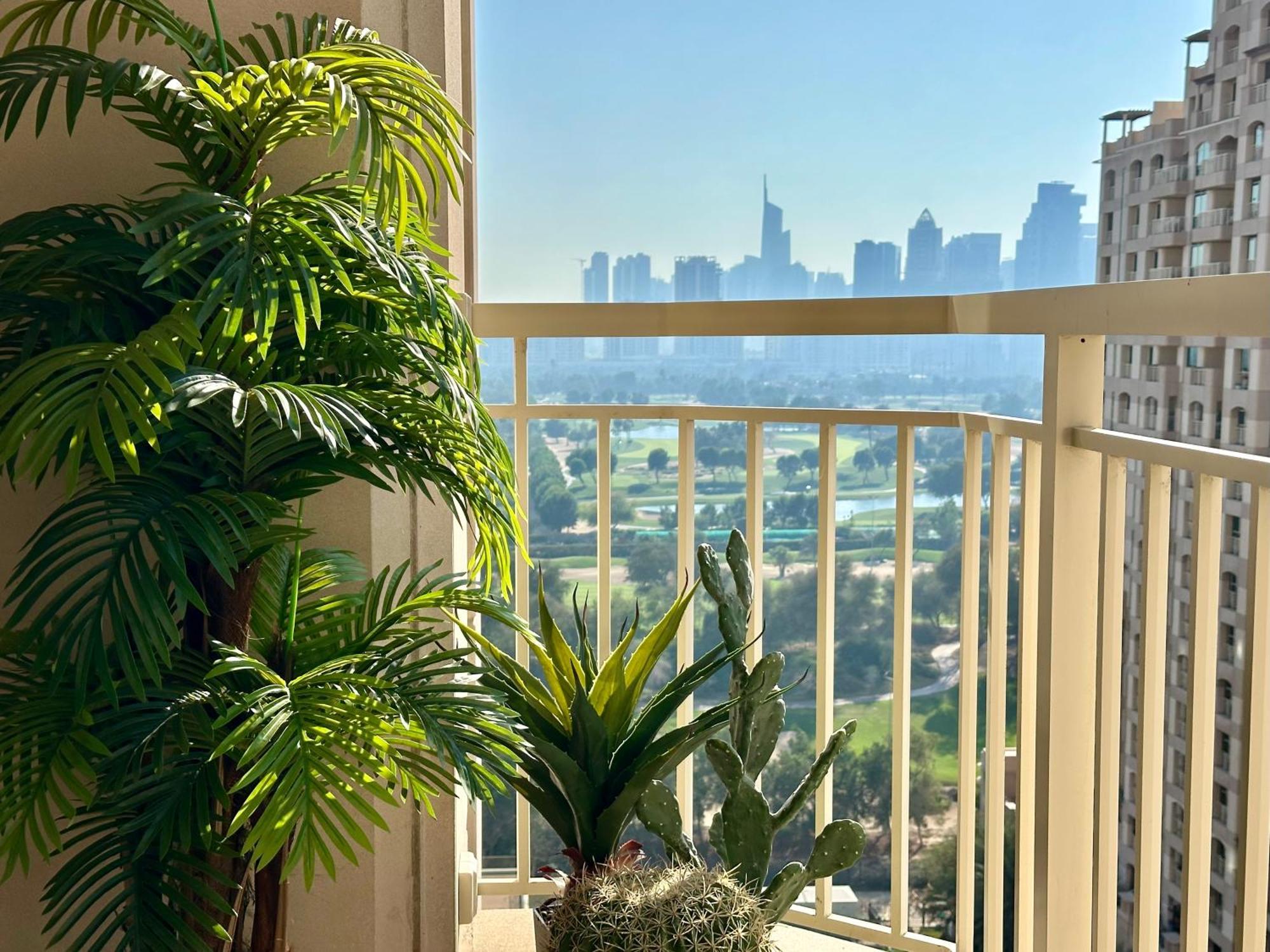 1-br With Sunset Terrace, Golf & View In Mosela, The Greens Apartment