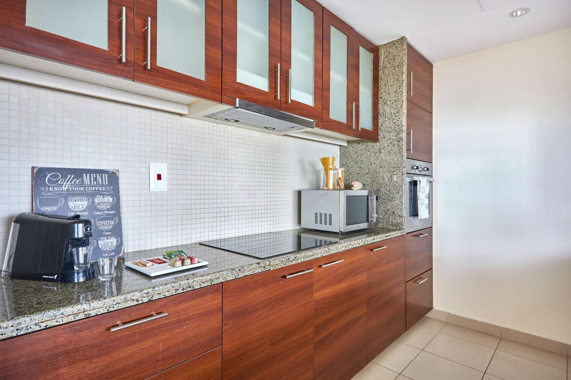 Frank Porter - South Ridge 6 Apartment Dubai